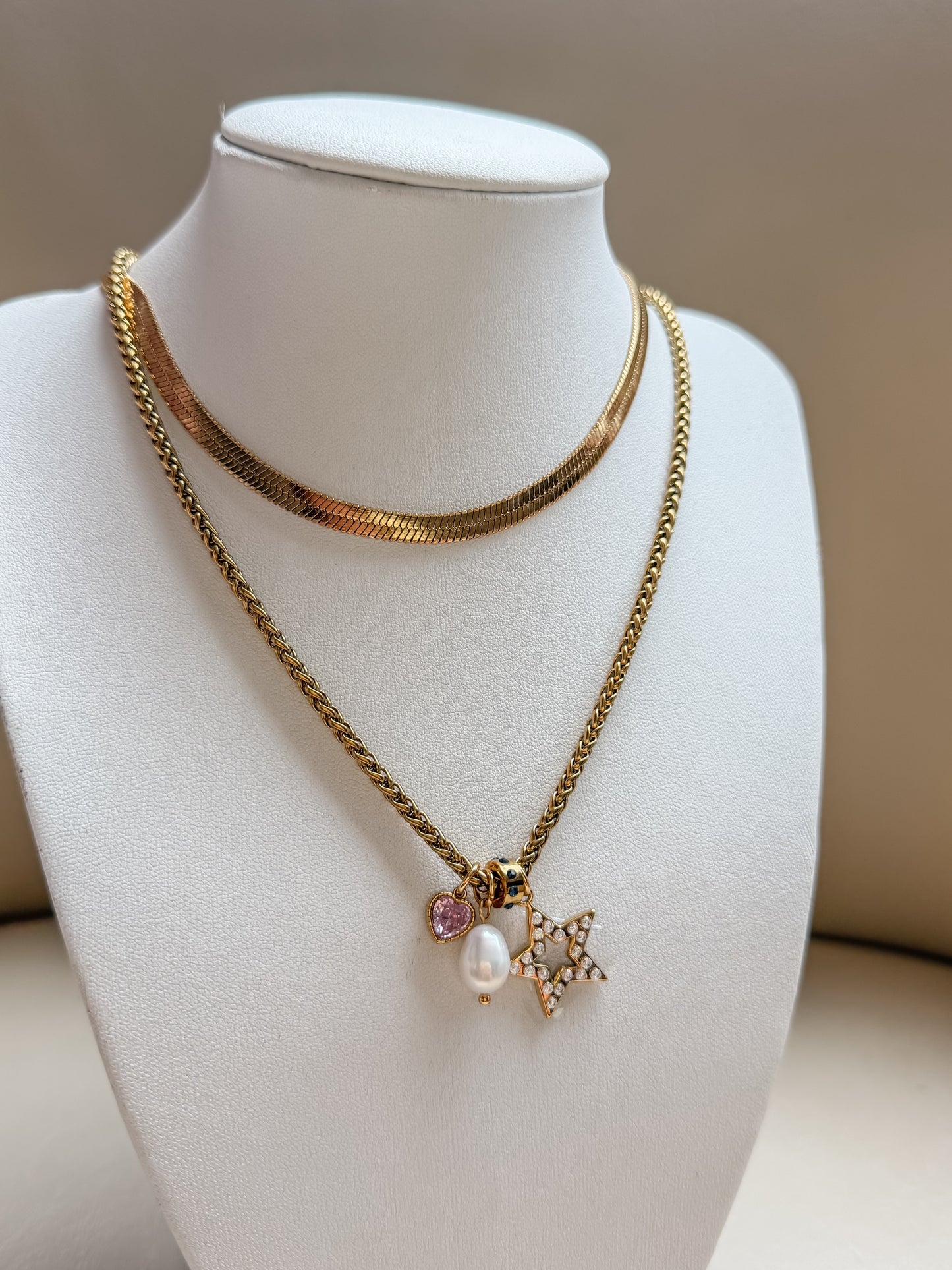 Charm star necklace