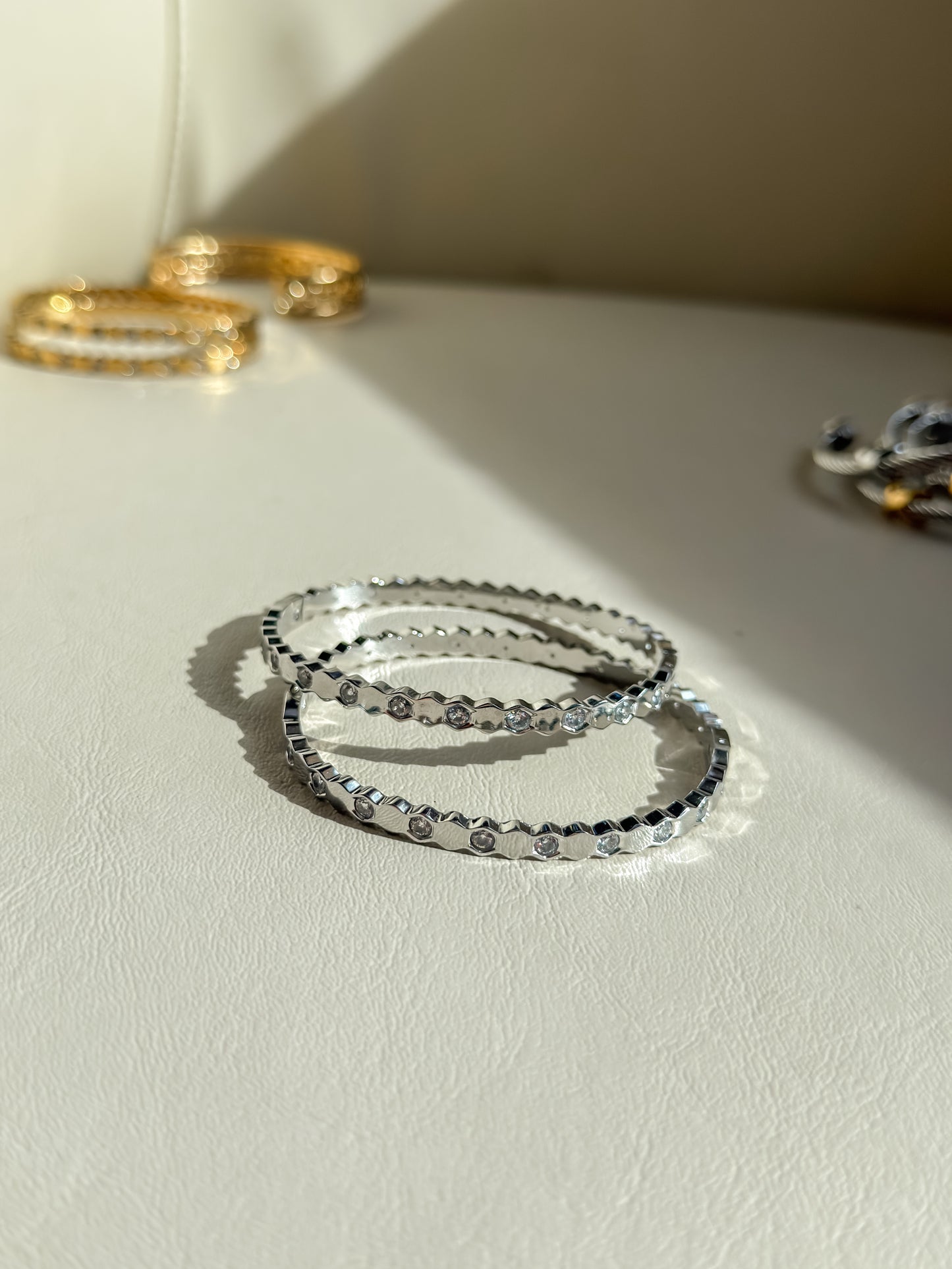 Shine bangle