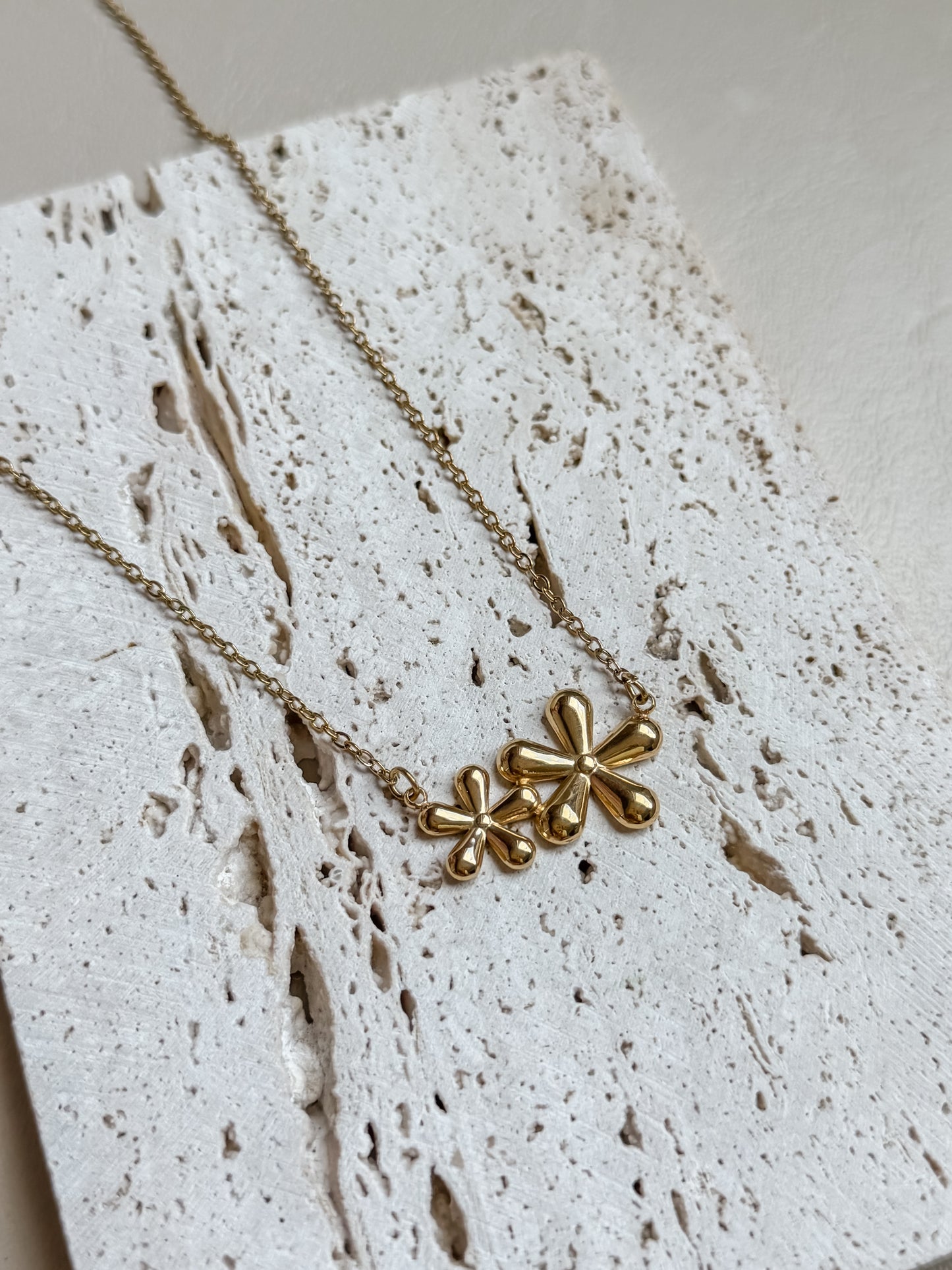 Flower necklace
