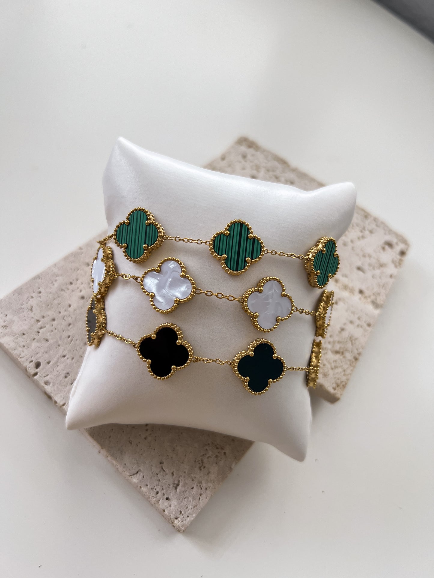 Clover bracelet reversible