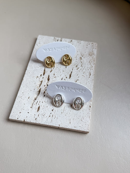 GG studs earrings