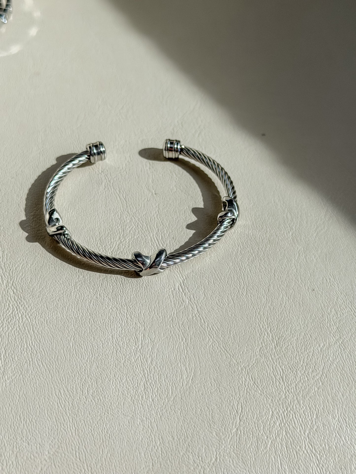 Glow bangle