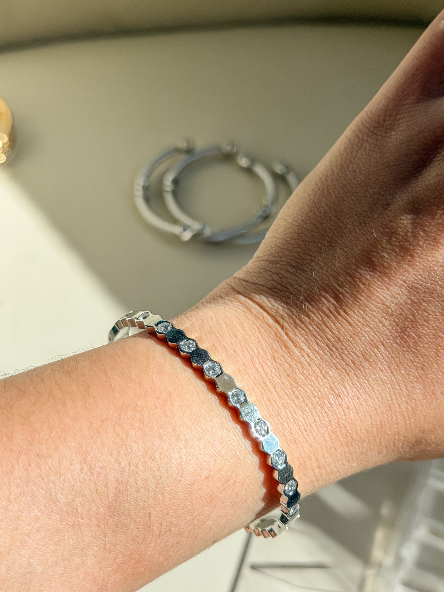 Shine bangle