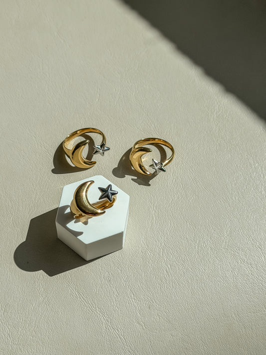 Moon+ star ring